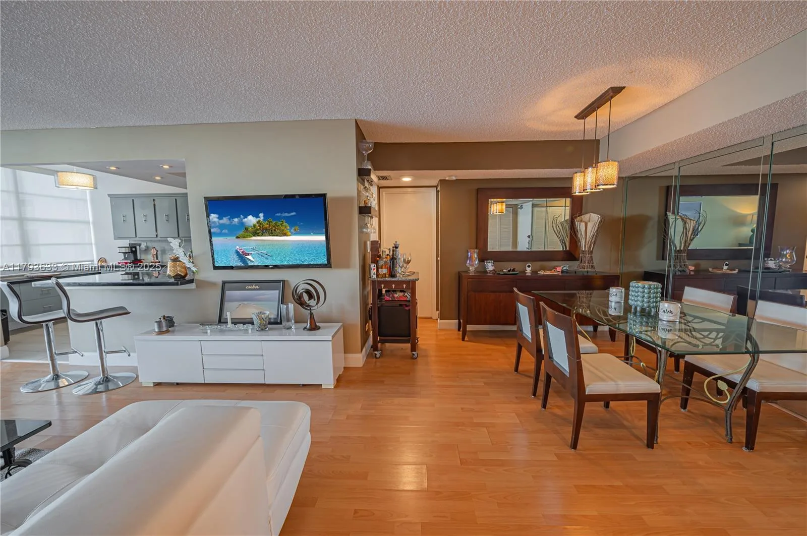 301 174th St # 401, Sunny Isles Beach, FL 33160 photo 4