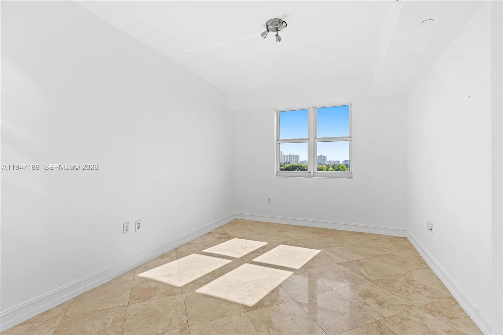 19900 E Country Club Dr # 502, Aventura, FL 33180 photo 13