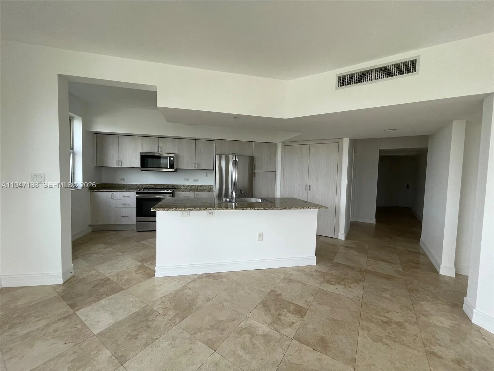 19900 E Country Club Dr # 502, Aventura, FL 33180 photo 5