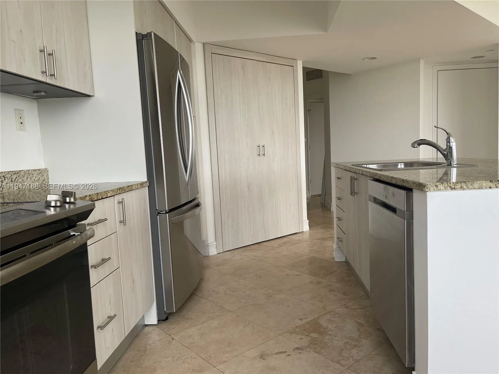 19900 E Country Club Dr # 502, Aventura, FL 33180 photo 6