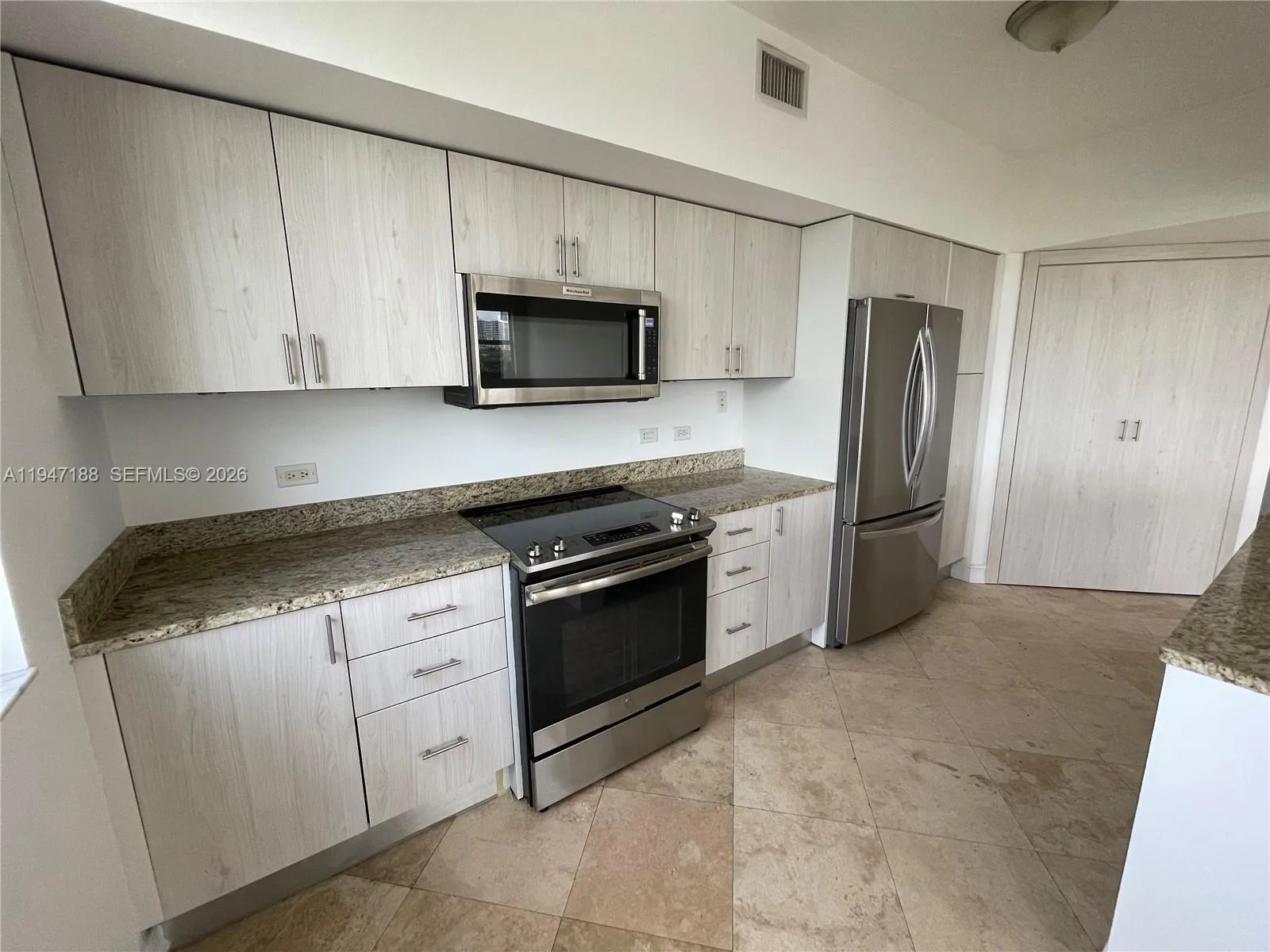 19900 E Country Club Dr # 502, Aventura, FL 33180 photo 7
