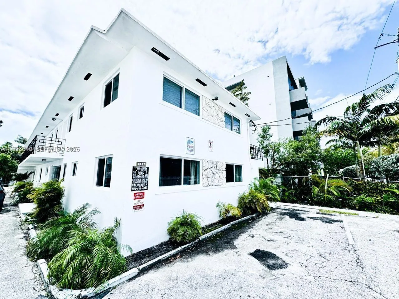 828 SW 2nd St # 2, Miami, FL 33130