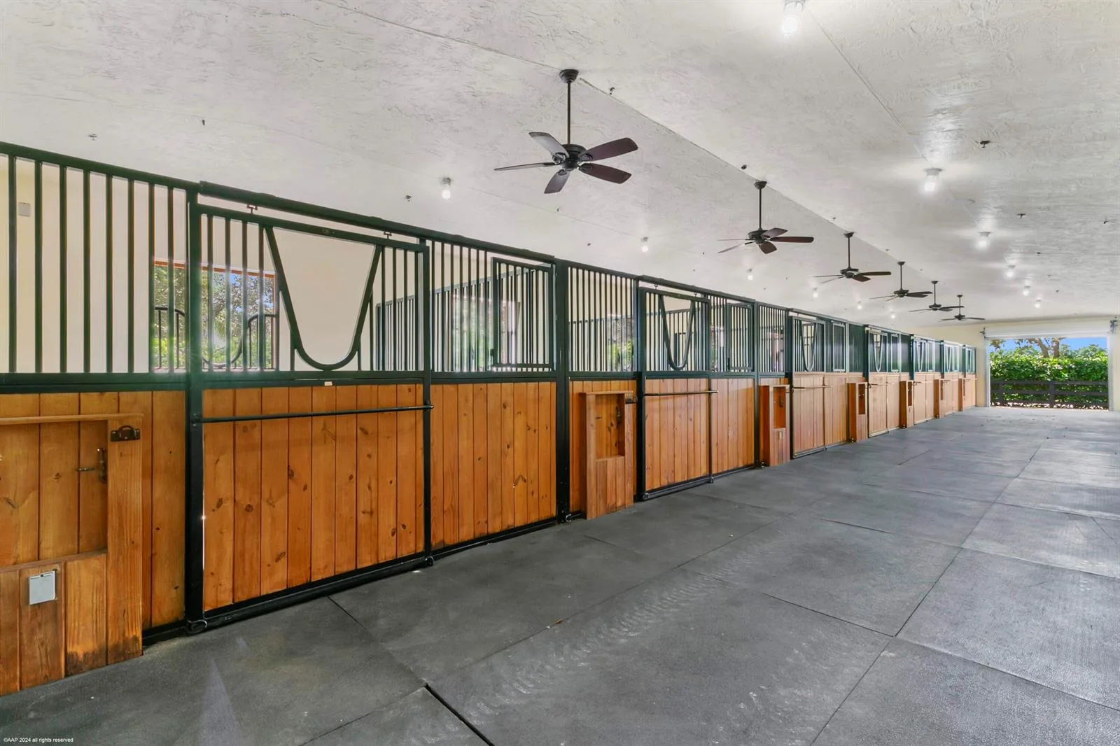 14965 Oatland Court # STALLS, Wellington, FL 33414