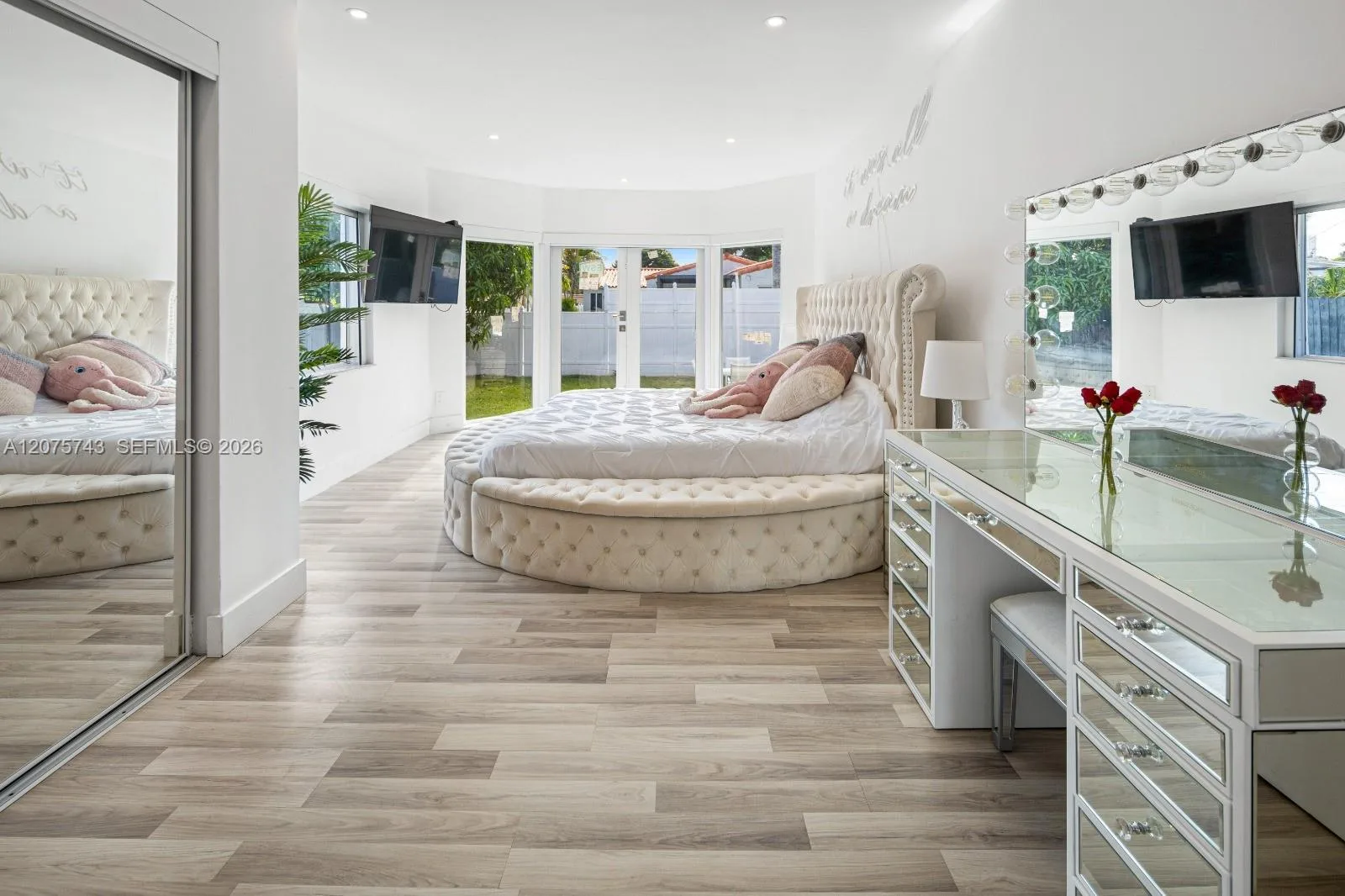1460 Marseille Dr, Miami Beach, FL 33141 photo 7