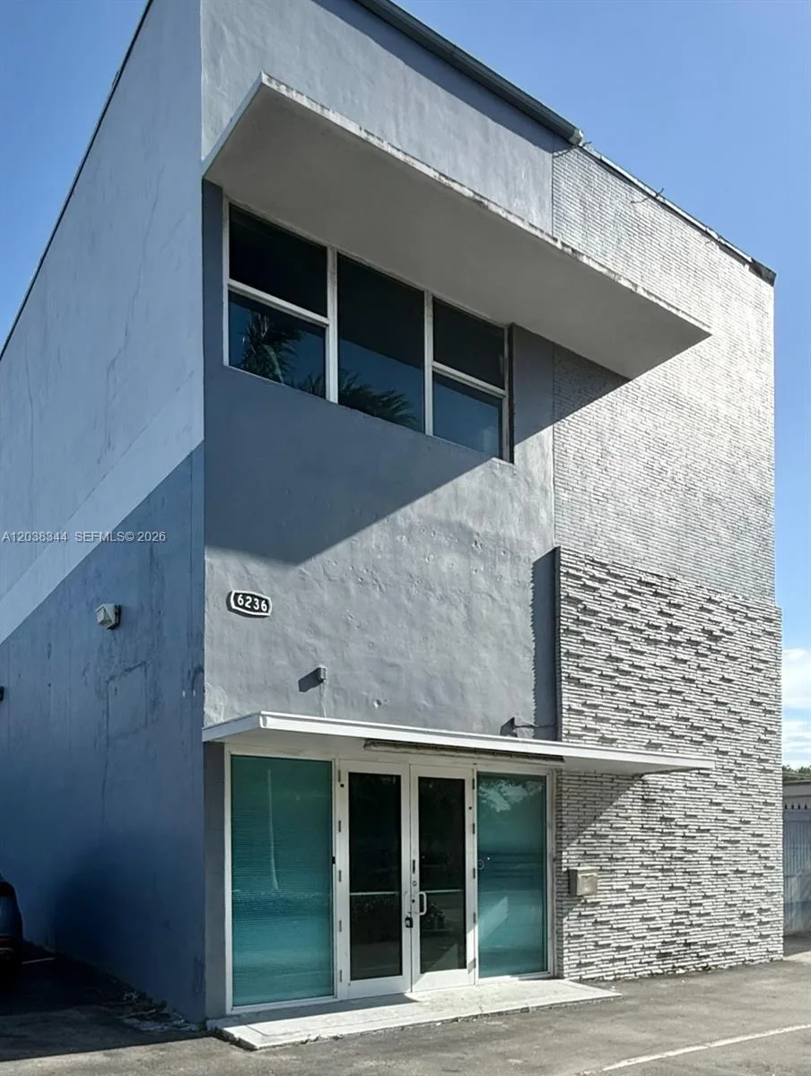 6236 Miramar Pkwy, Miramar, FL 33023