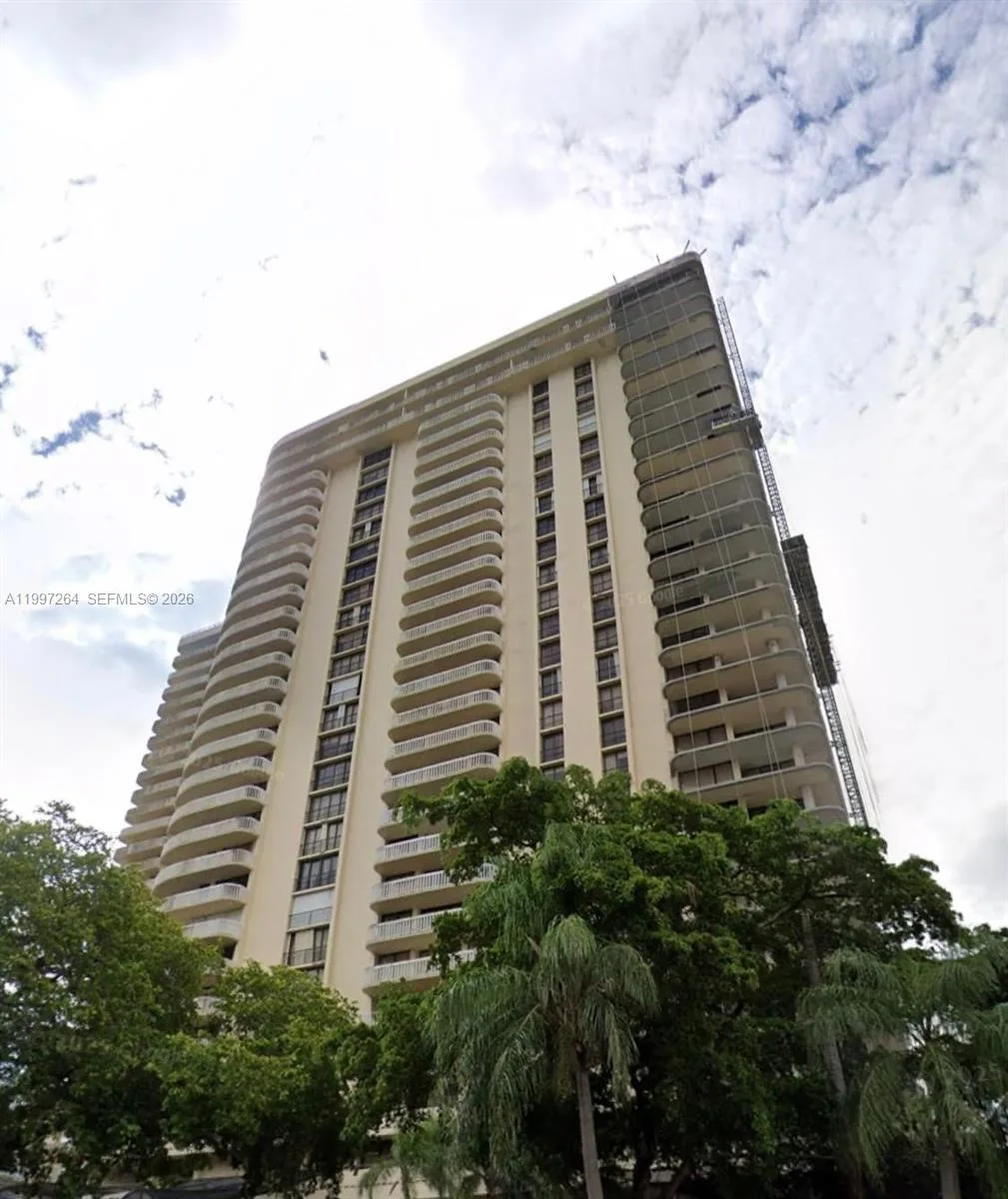 19355 Turnberry Way # 16L, Aventura, FL 33180 photo 2
