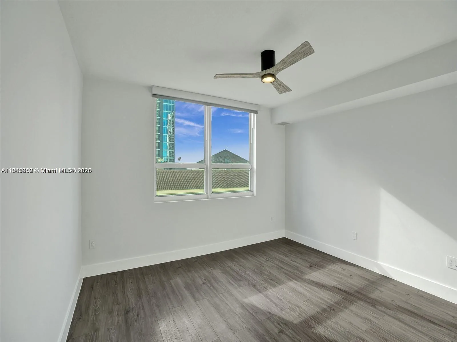 350 Las Olas Place – photo 28