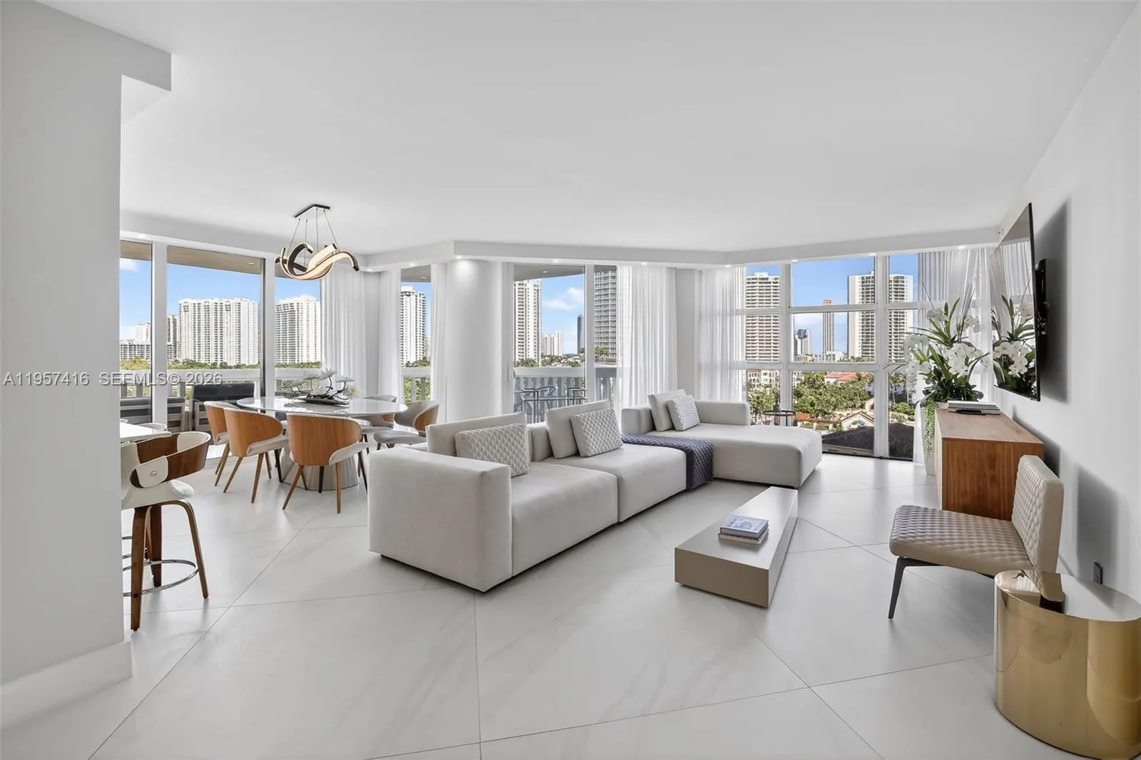 1000 W Island Blvd # 1009, Aventura, FL 33160