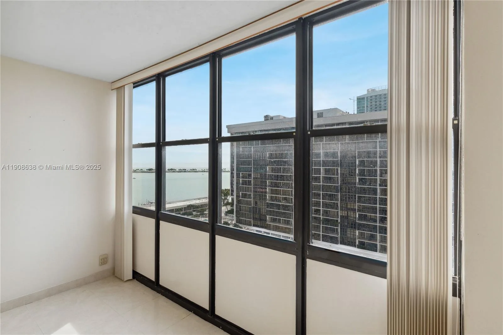 1901 Brickell Ave # B1408, Miami, FL 33129 photo 13