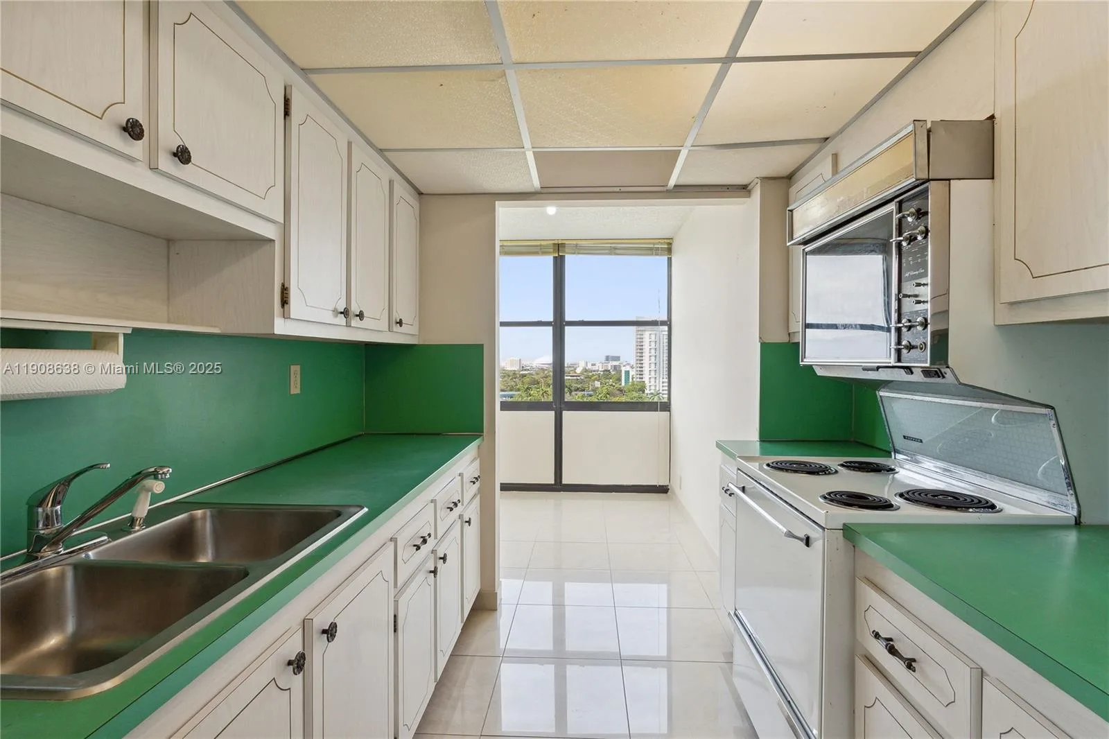1901 Brickell Ave # B1408, Miami, FL 33129 photo 6