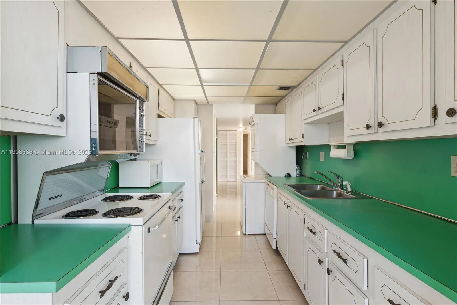 1901 Brickell Ave # B1408, Miami, FL 33129 photo 7