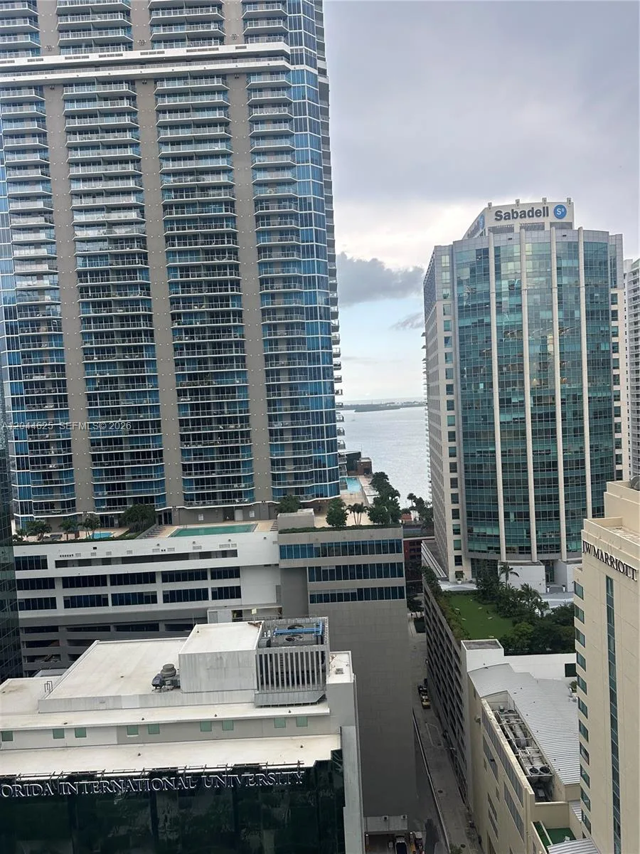 1060 Brickell Ave # 2505, Miami, FL 33131