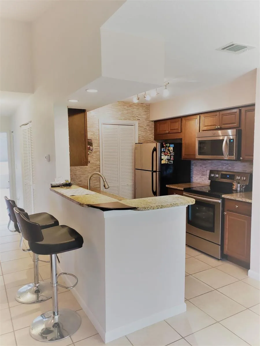 815 W Boynton Beach Boulevard # 15-204, Boynton Beach, FL 33426