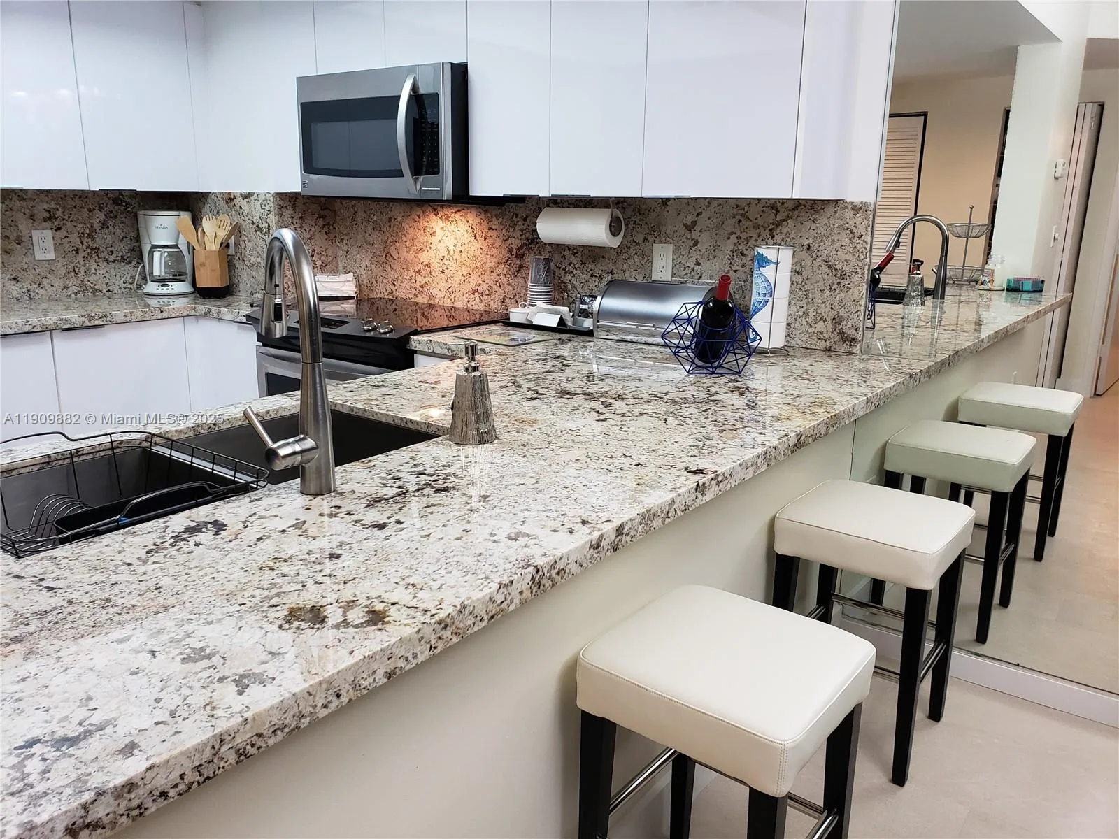 17375 Collins Ave # 906, Sunny Isles Beach, FL 33160 photo 7