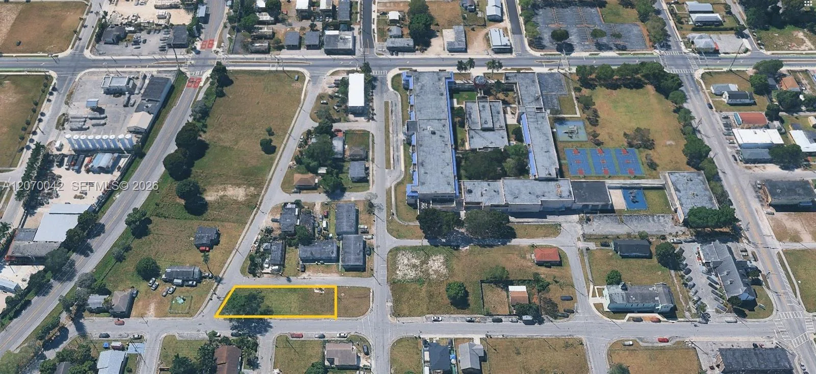 321 SW 6 street, Homestead, FL 33030 photo 2