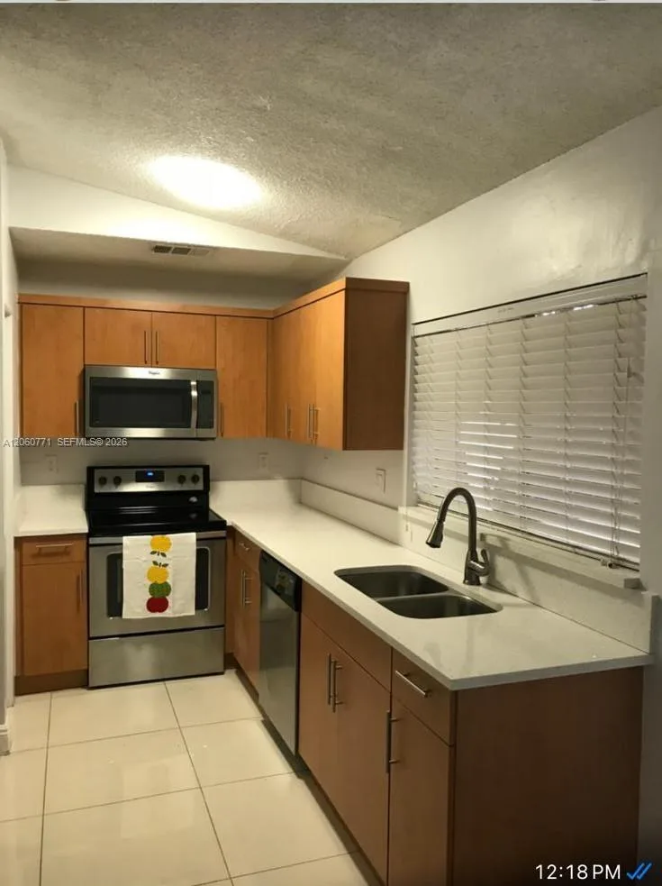 6704 SW 147th Ct, Miami, FL 33193 photo 3