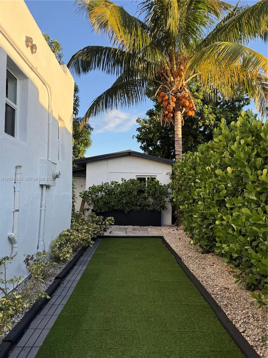 2230 NW 6th St # C, Miami, FL 33125 photo 3