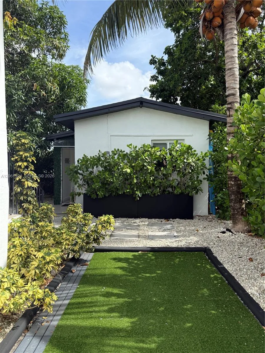 2230 NW 6th St # C, Miami, FL 33125 photo 4