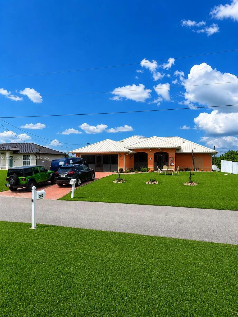 2903 19TH ST SW, Lehigh Acres, FL 33976