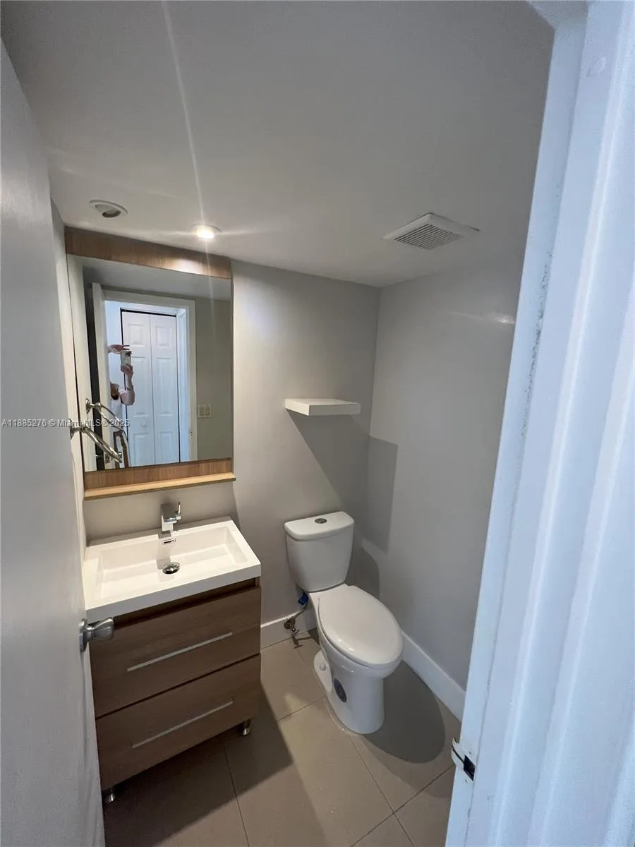 100 Bayview Dr # 2012, Sunny Isles Beach, FL 33160 photo 9