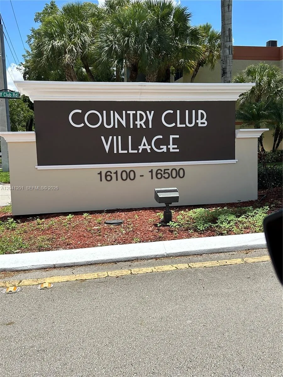 16325 Golf Club Rd # 304, Weston, FL 33326