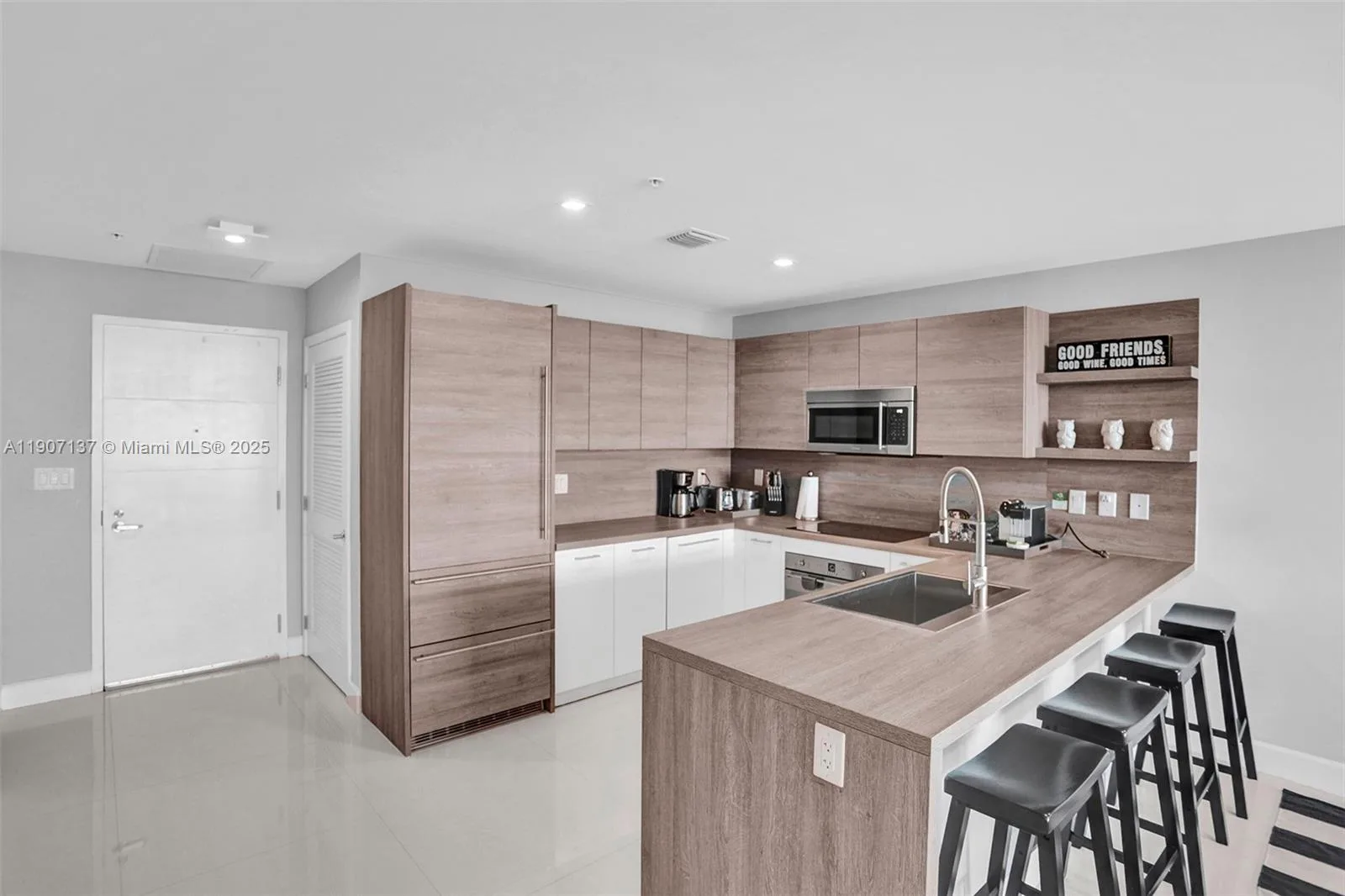 400 Sunny Isles Blvd # 2021, Sunny Isles Beach, FL 33160 photo 2