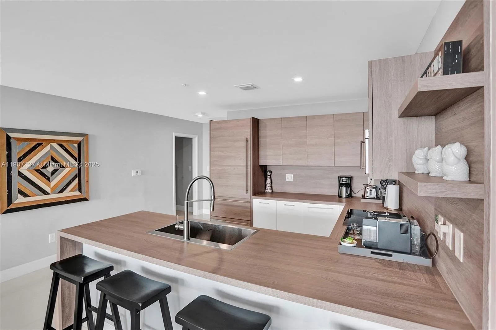 400 Sunny Isles Blvd # 2021, Sunny Isles Beach, FL 33160 photo 3