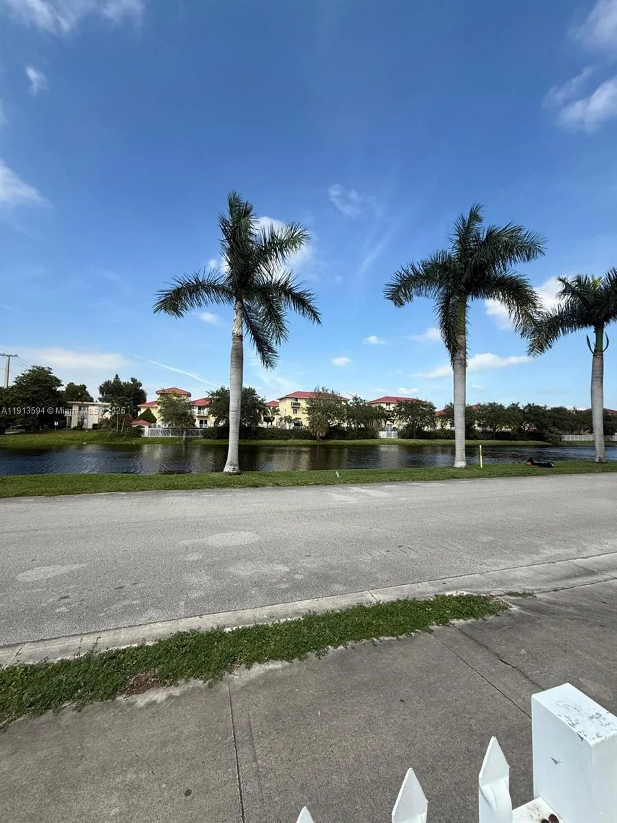 2025 NE 164th St # 406, North Miami Beach, FL 33162 photo 5