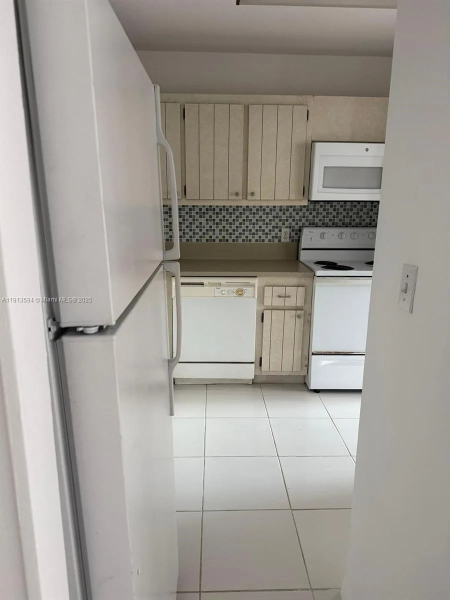 2025 NE 164th St # 406, North Miami Beach, FL 33162 photo 8