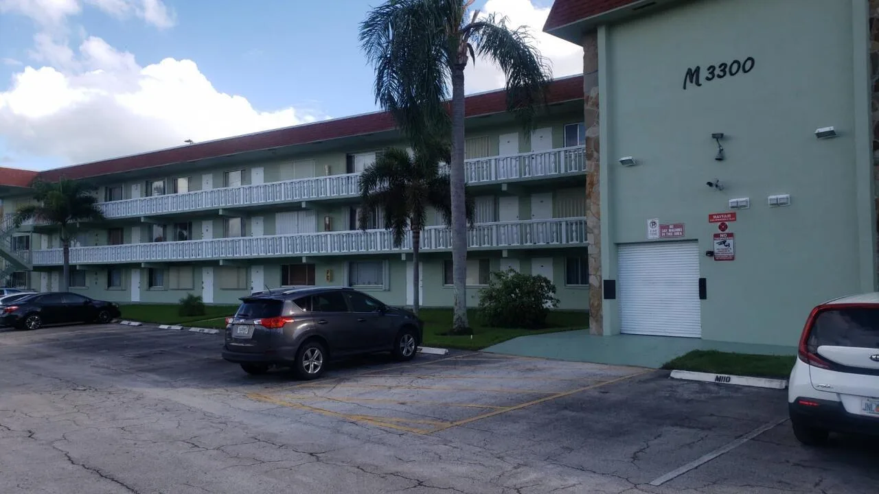 3300 Springdale Boulevard # 306, Palm Springs, FL 33461