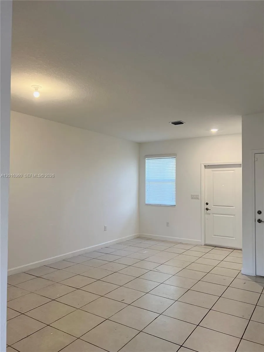 1211 SE 27th Ter, Homestead, FL 33035 photo 3