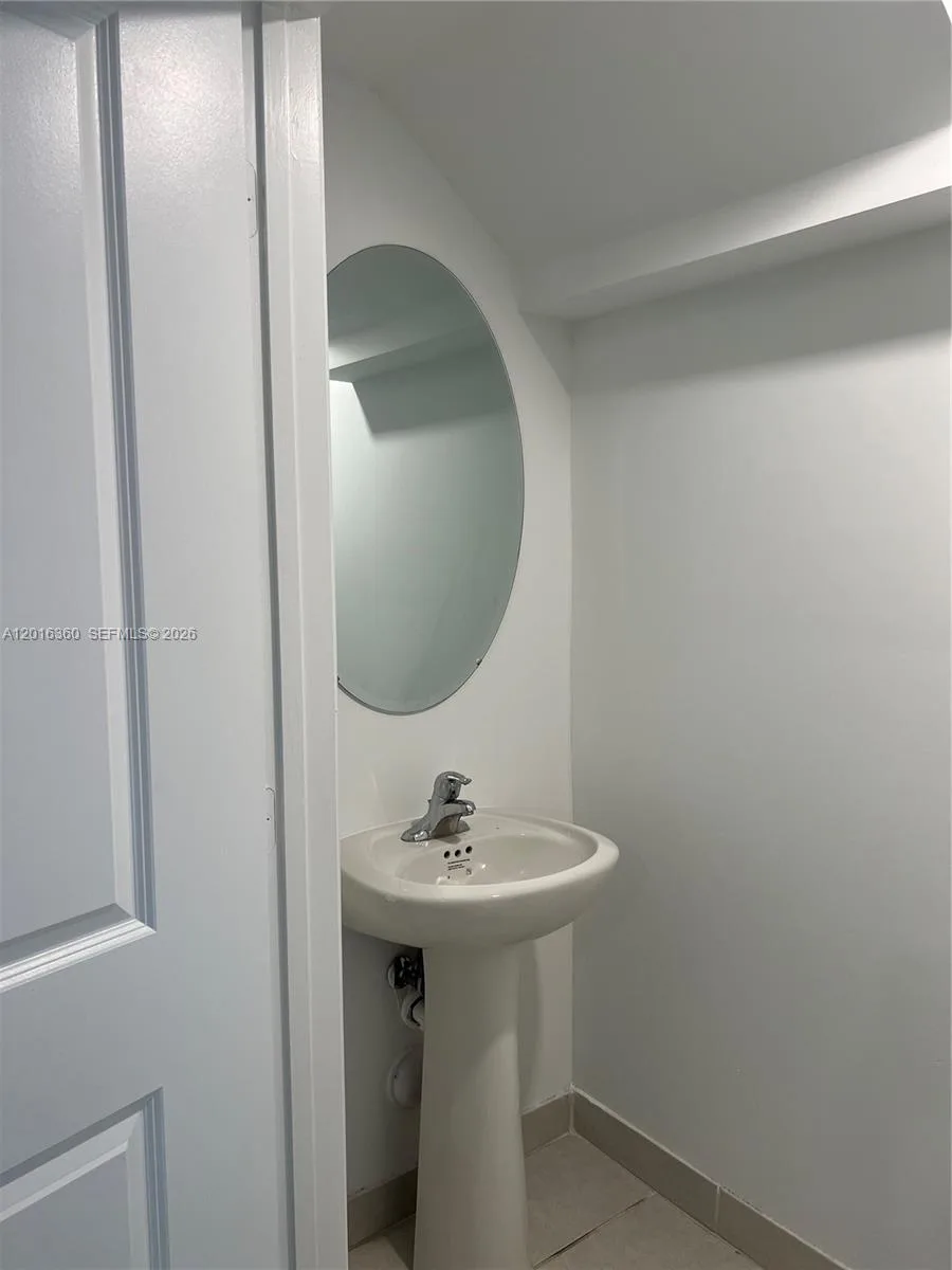 1211 SE 27th Ter, Homestead, FL 33035 photo 8