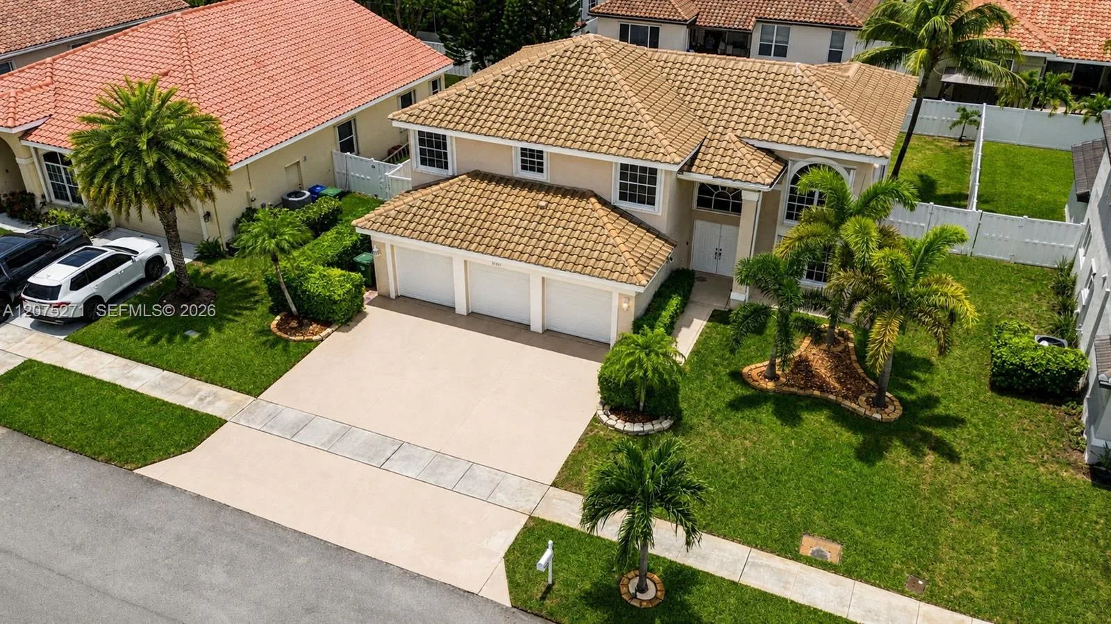 18341 NW 10th St, Pembroke Pines, FL 33029 photo 2