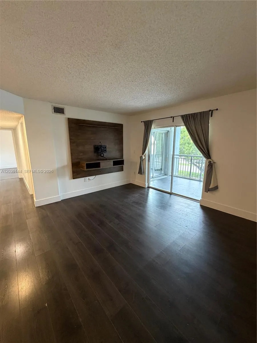 8540 SW 212th St # 303, Cutler Bay, FL 33189 photo 2