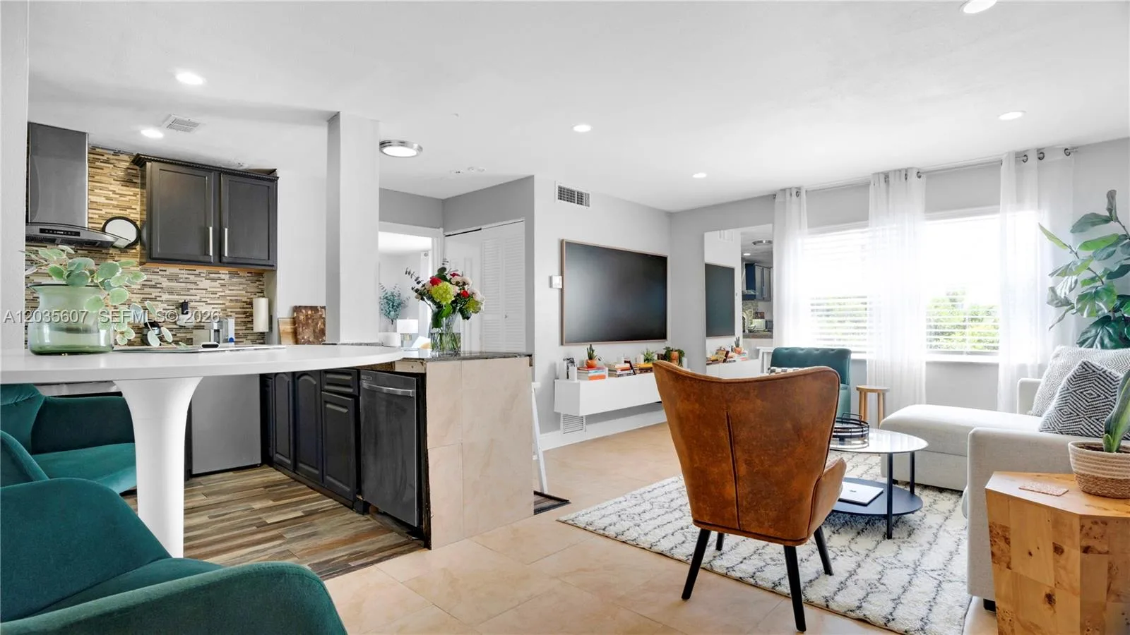 7925 Carlyle Ave # 403, Miami Beach, FL 33141
