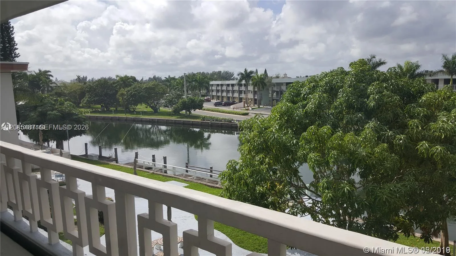 467 Golden Isles Dr # 306, Hallandale Beach, FL 33009