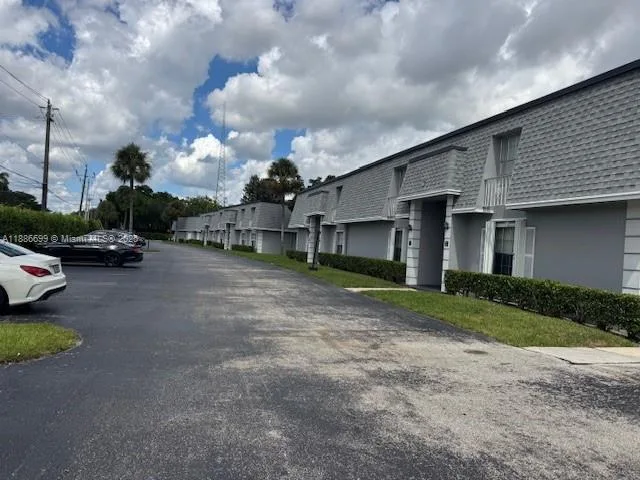 360 NW 69th Ave # 202, Plantation, FL 33317 photo 2