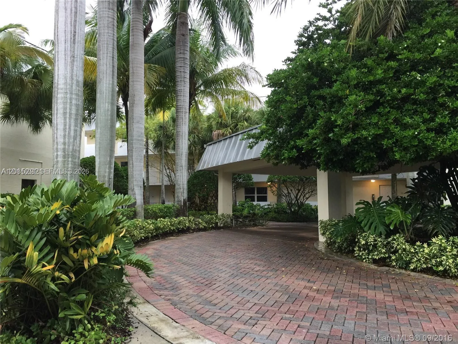 8950 SW 69th Ct # 114, Pinecrest, FL 33156