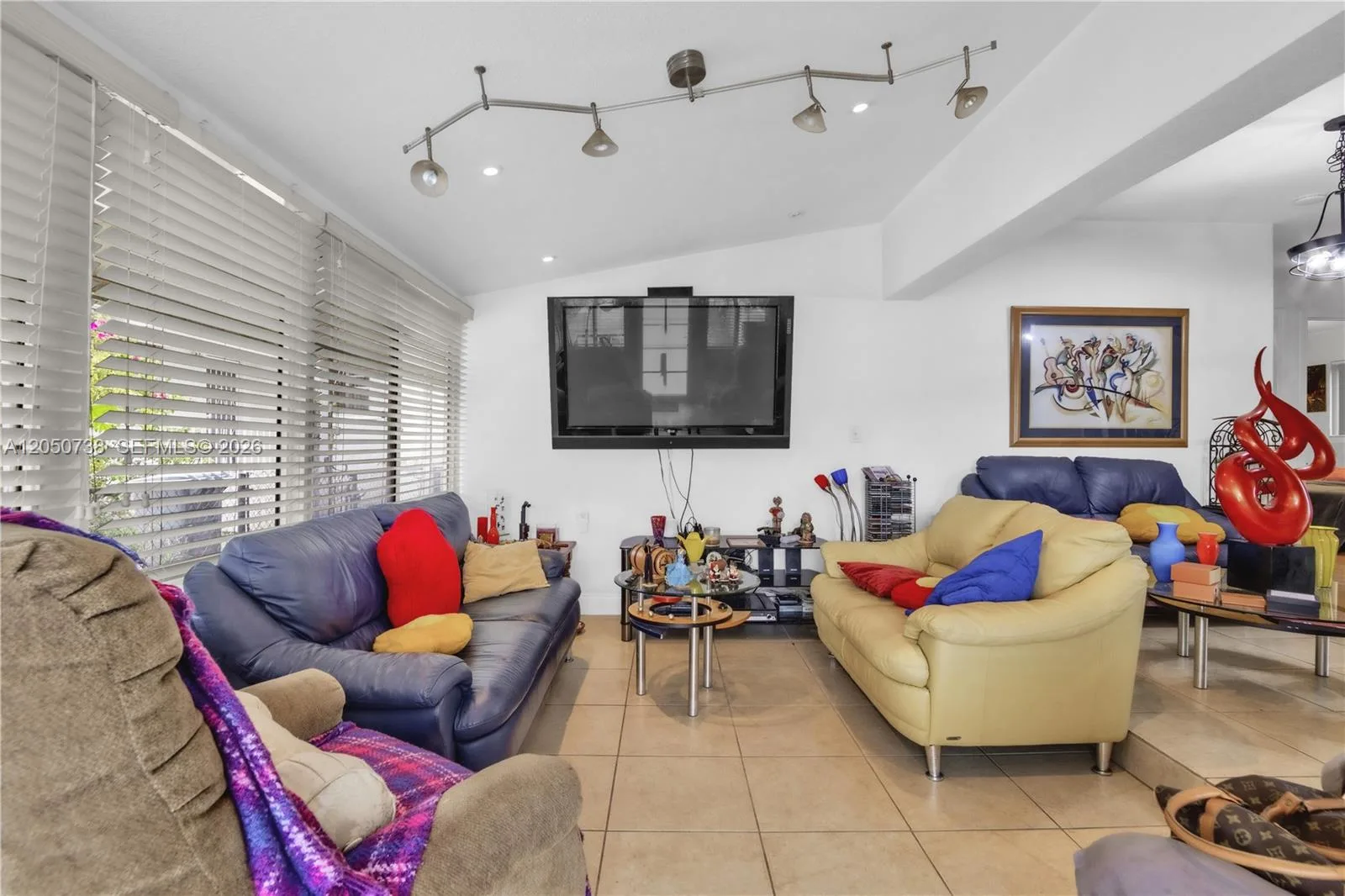 1052 NW 25th Ave, Miami, FL 33125 photo 5