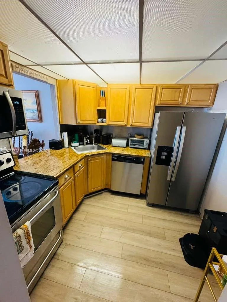 501 Three Islands Blvd # 214, Hallandale Beach, FL 33009
