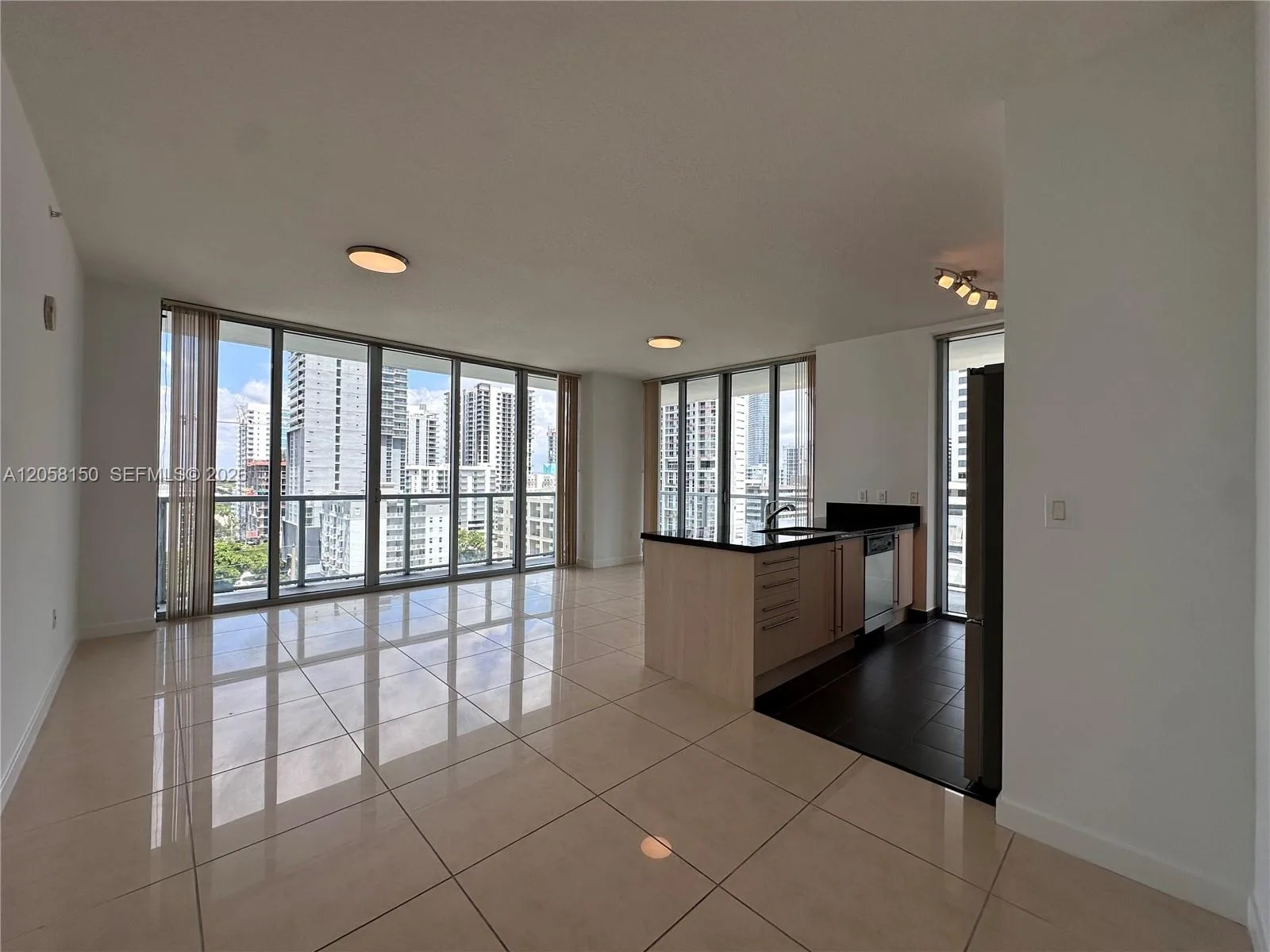 1111 SW 1st Ave # 1525-N, Miami, FL 33130