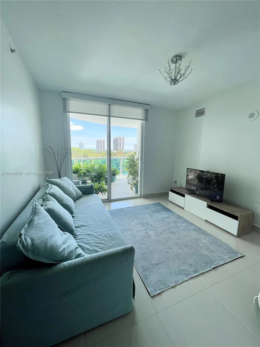 1723 SW 2nd Ave # 801, Miami, FL 33129 photo 4