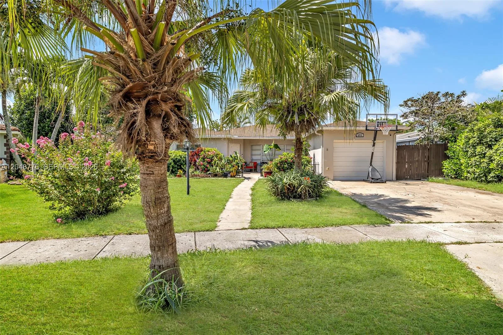 5045 SW 10th St, Margate, FL 33068 photo 2