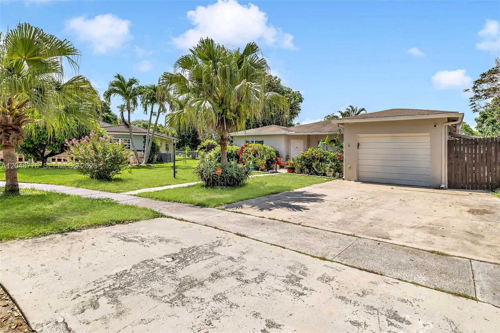 5045 SW 10th St, Margate, FL 33068 photo 4