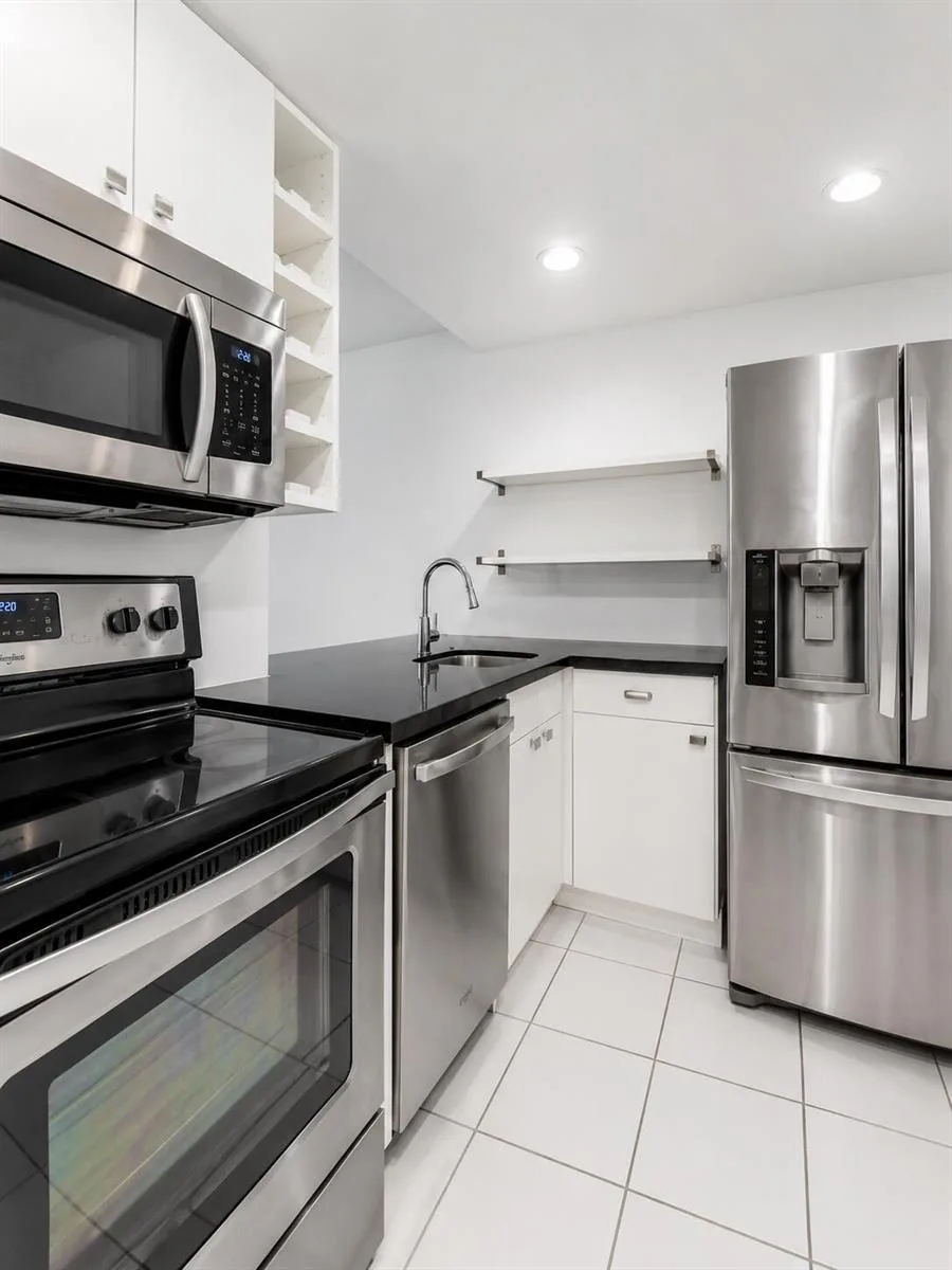 1245 WEST Avenue # 302, Miami Beach, FL 33139 photo 8