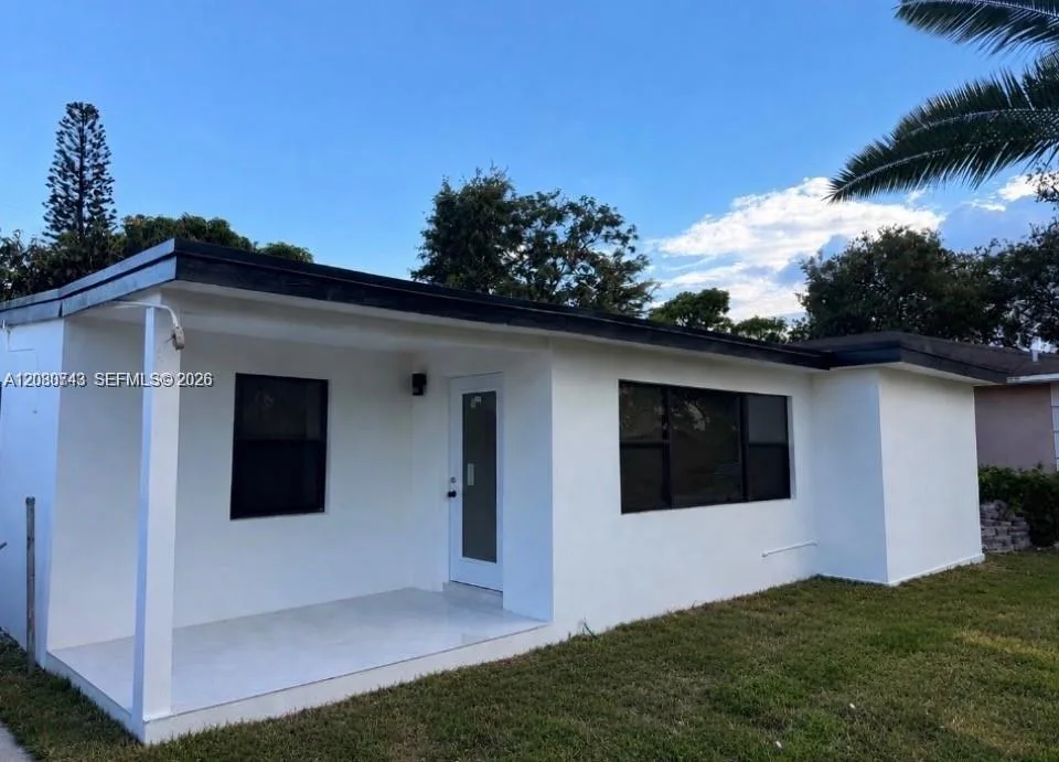 2324 Service Rd, Opa-Locka, FL 33054
