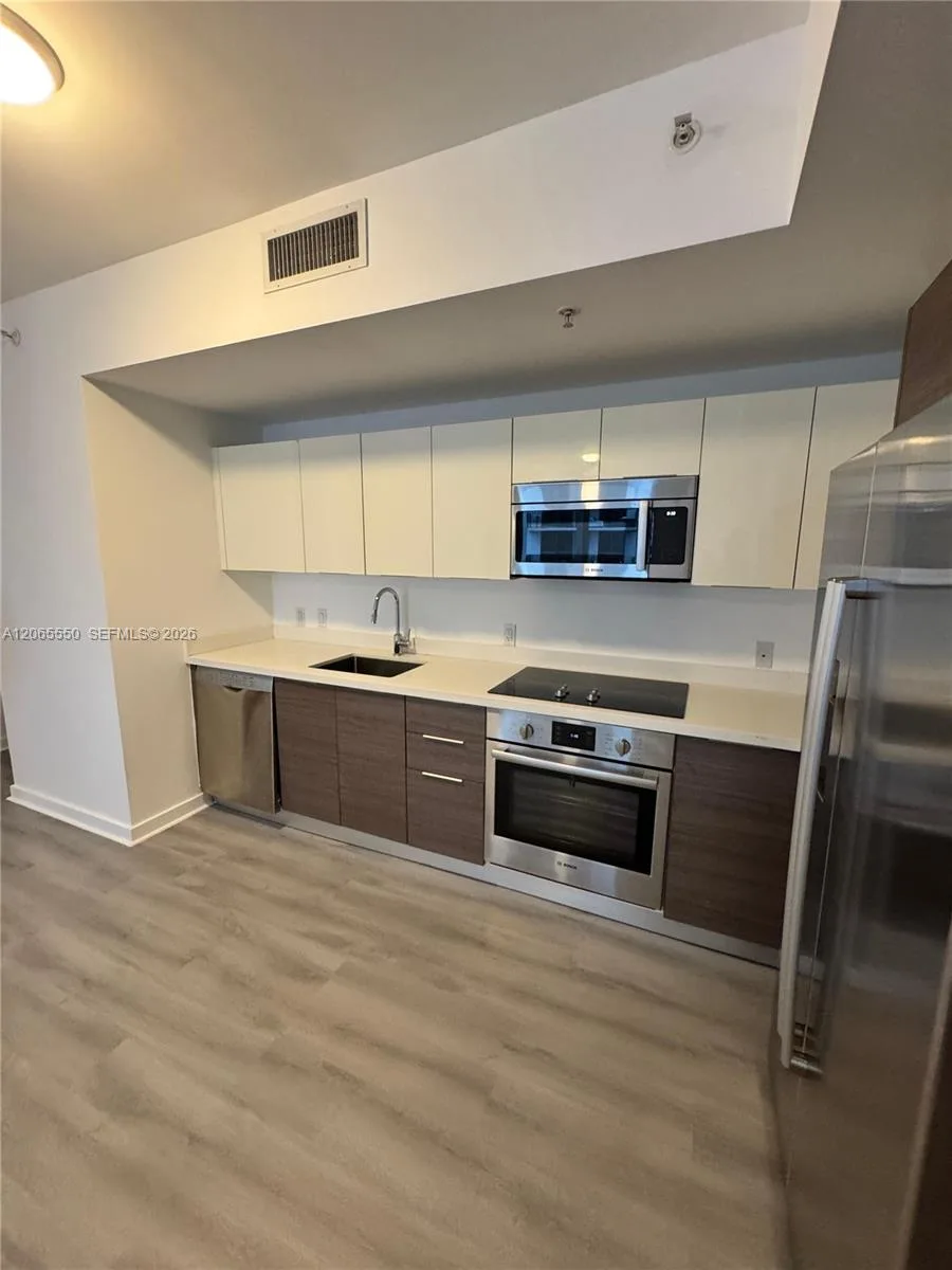 1010 SW 2nd Ave # 607, Miami, FL 33130 photo 6
