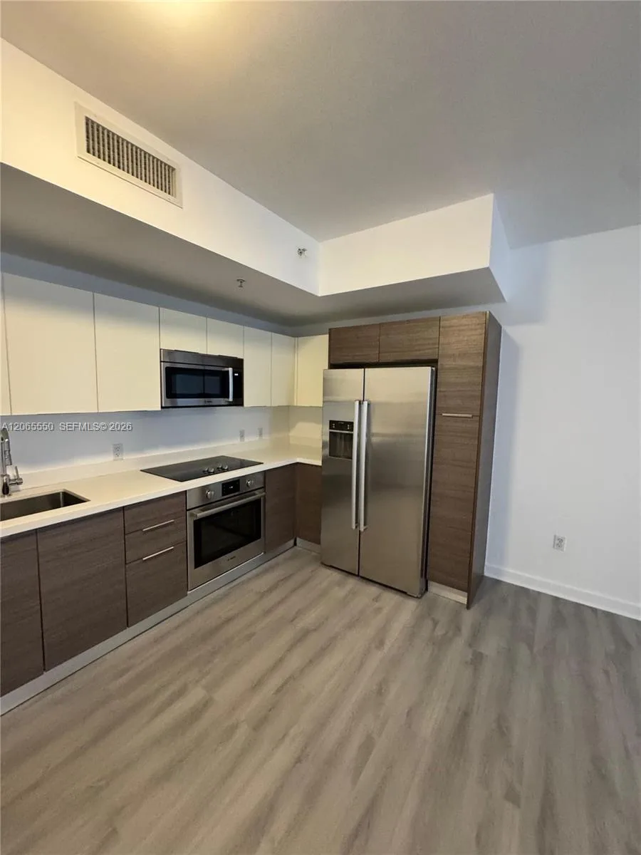 1010 SW 2nd Ave # 607, Miami, FL 33130 photo 7