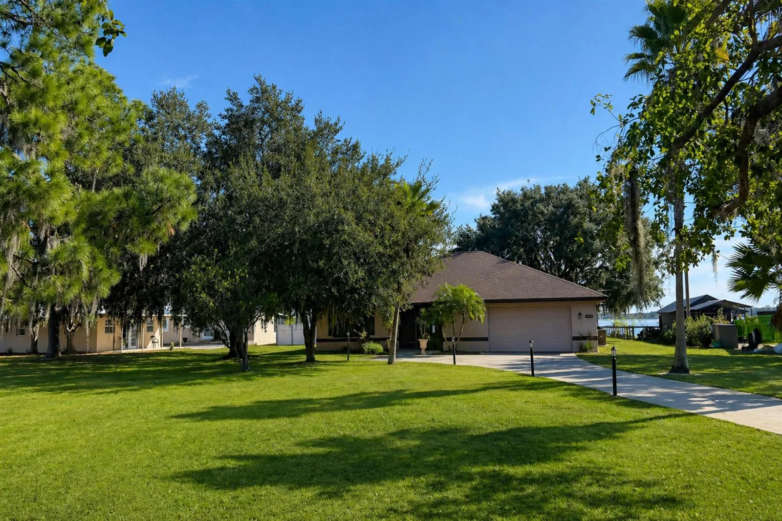 680 Memorial Drive, Sebring, FL 33870 photo 3
