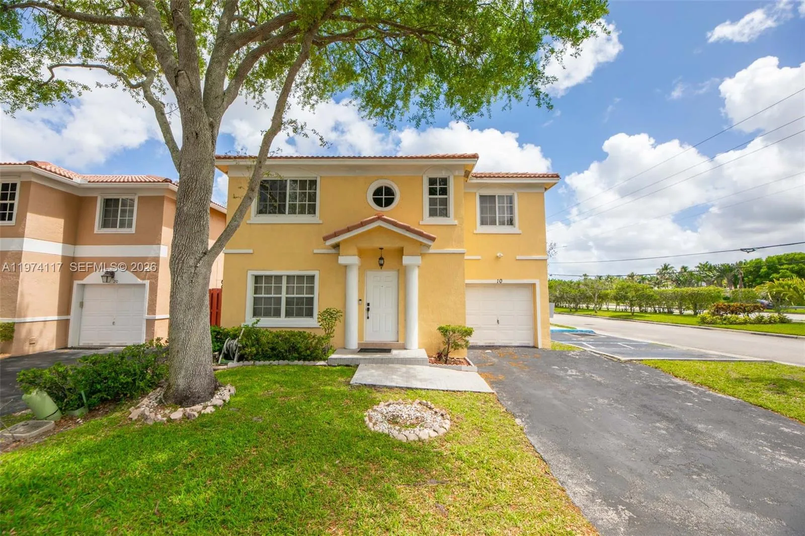 10 NW 110th Ave, Plantation, FL 33324 photo 2